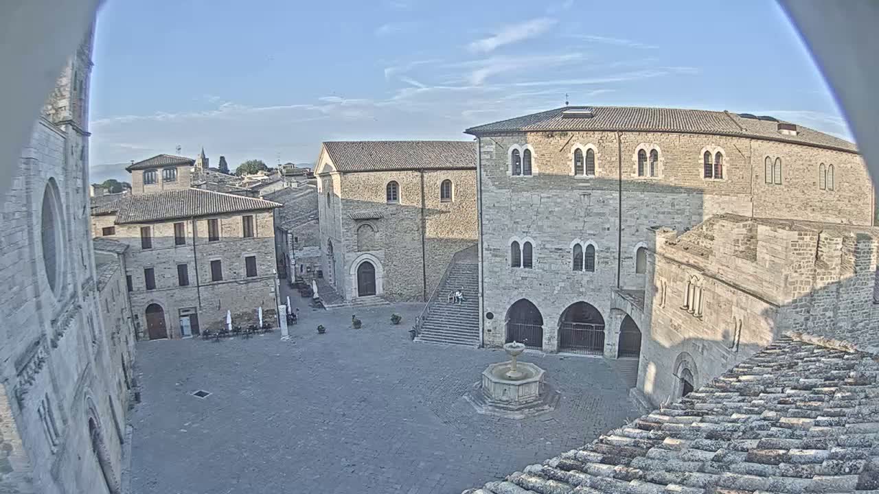 Bevagna Piazza Silvestri Square Live Cam - Perugia, Umbria, Italy