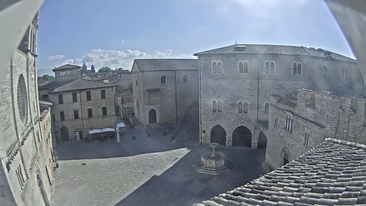Bevagna Piazza Silvestri Square Live Cam - Perugia, Umbria, Italy