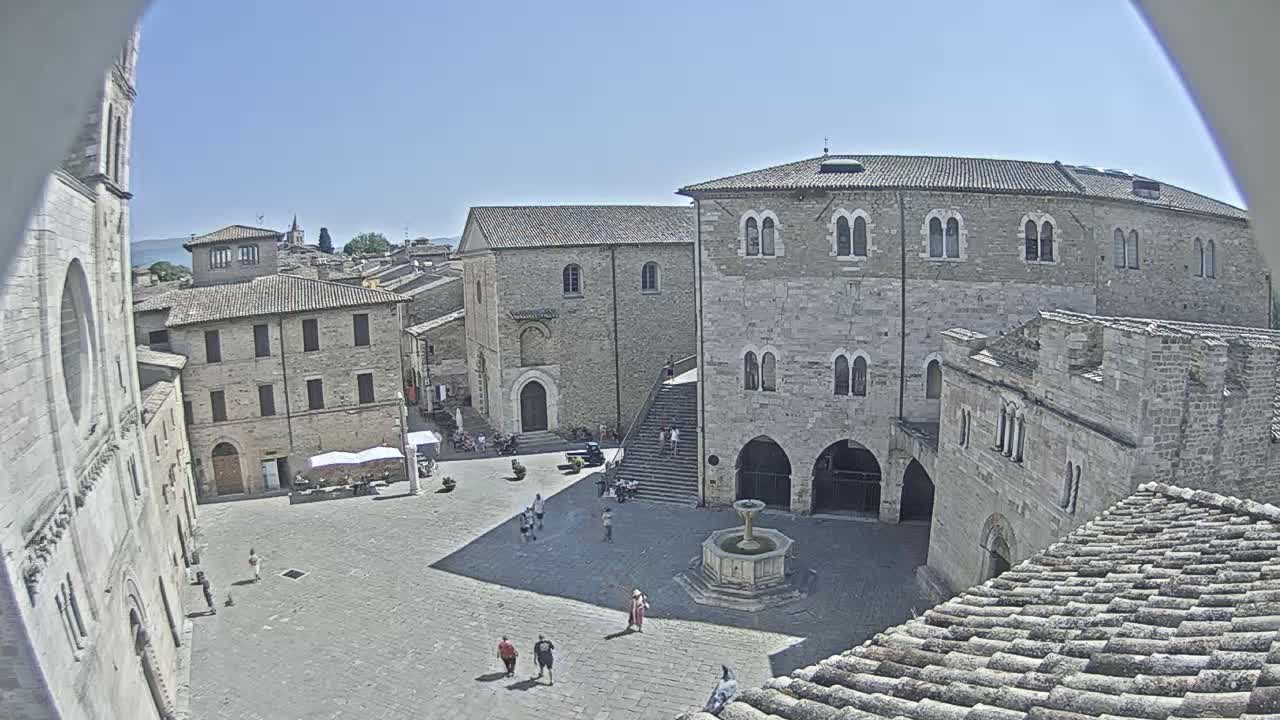 Bevagna Piazza Silvestri Square Live Cam - Perugia, Umbria, Italy