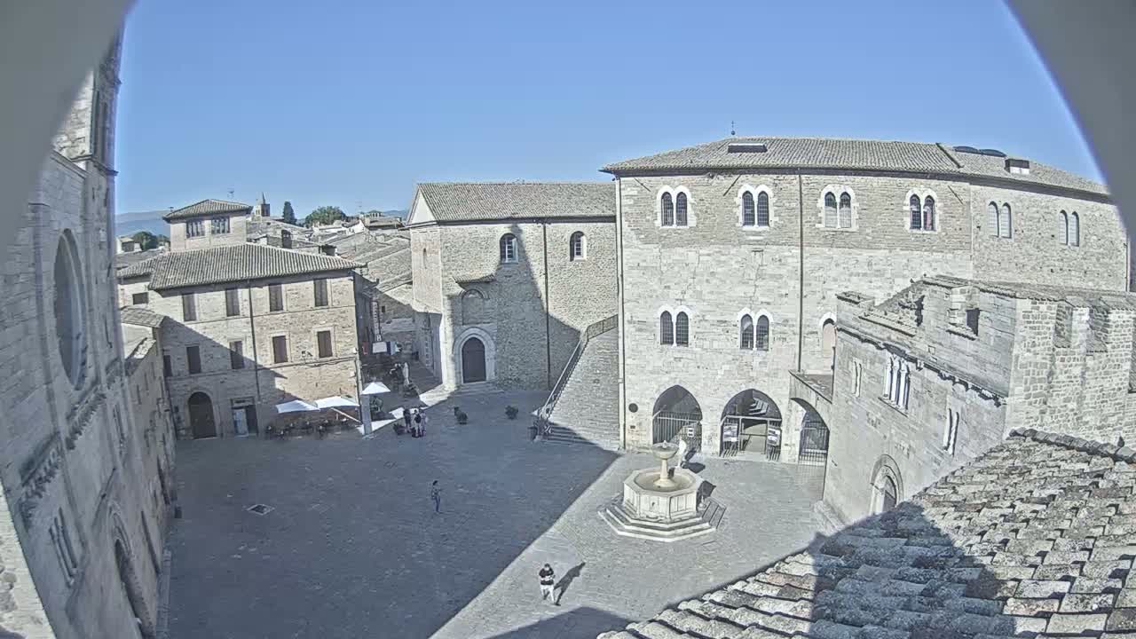 Bevagna Piazza Silvestri Square Live Cam - Perugia, Umbria, Italy
