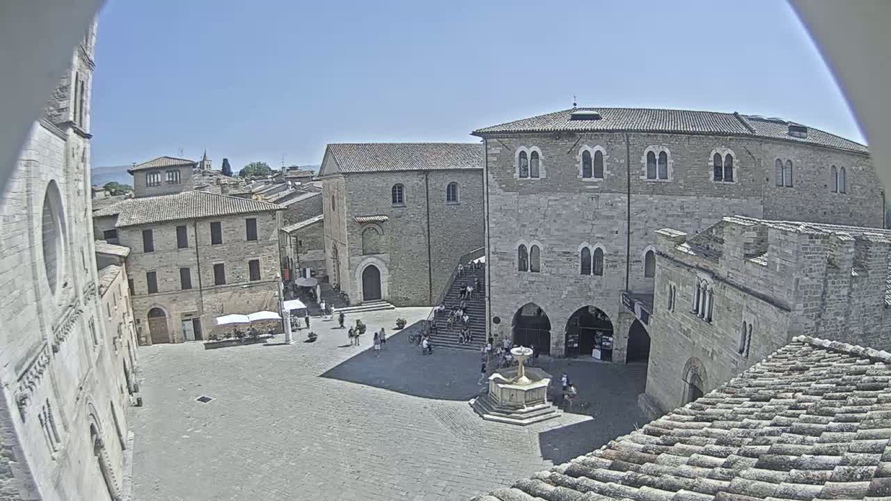 Bevagna Piazza Silvestri Square Live Cam - Perugia, Umbria, Italy