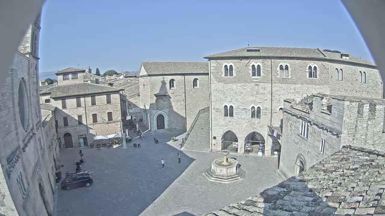 Bevagna Piazza Silvestri Square Live Cam - Perugia, Umbria, Italy