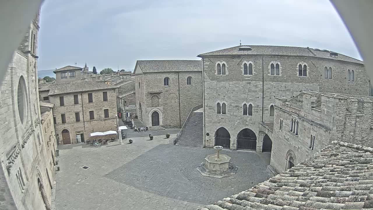 Bevagna Piazza Silvestri Square Live Cam - Perugia, Umbria, Italy