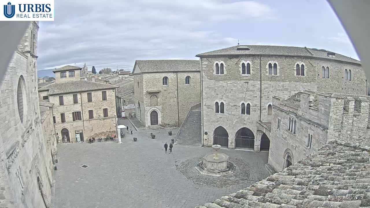 Bevagna Piazza Silvestri Square Live Cam - Perugia, Umbria, Italy