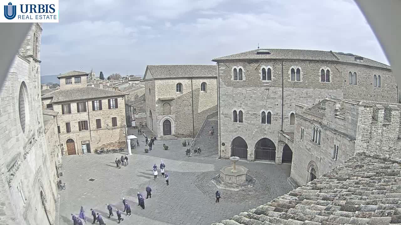 Bevagna Piazza Silvestri Square Live Cam - Perugia, Umbria, Italy
