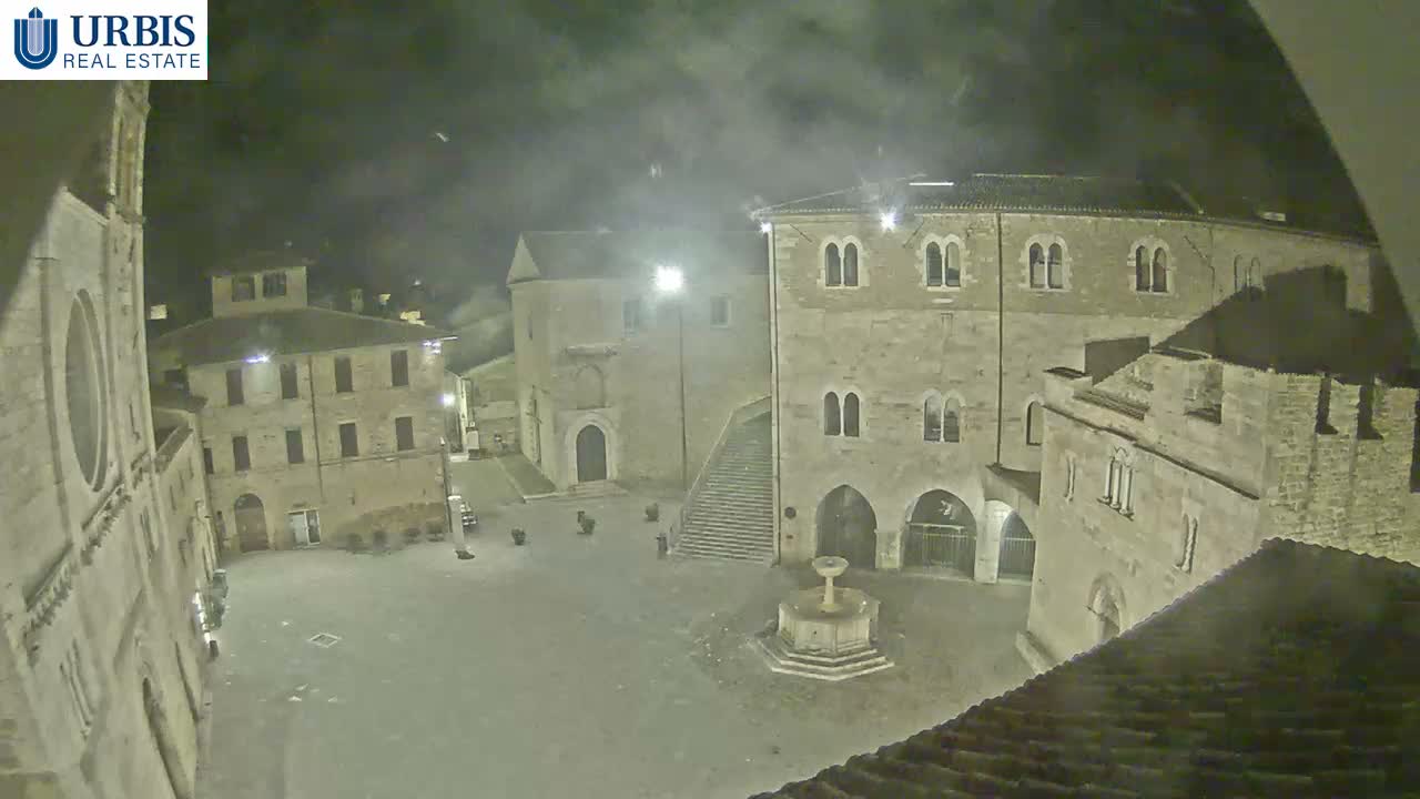 Bevagna Piazza Silvestri Square Live Cam - Perugia, Umbria, Italy