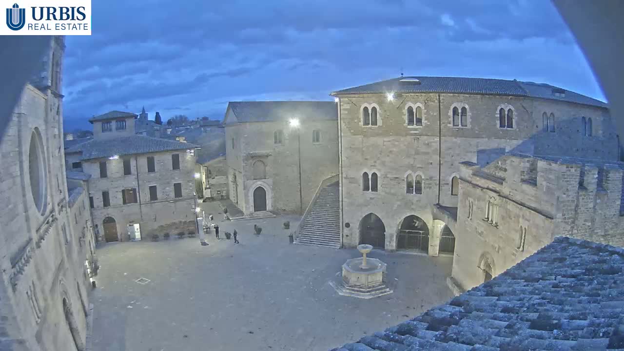 Bevagna Piazza Silvestri Square Live Cam - Perugia, Umbria, Italy