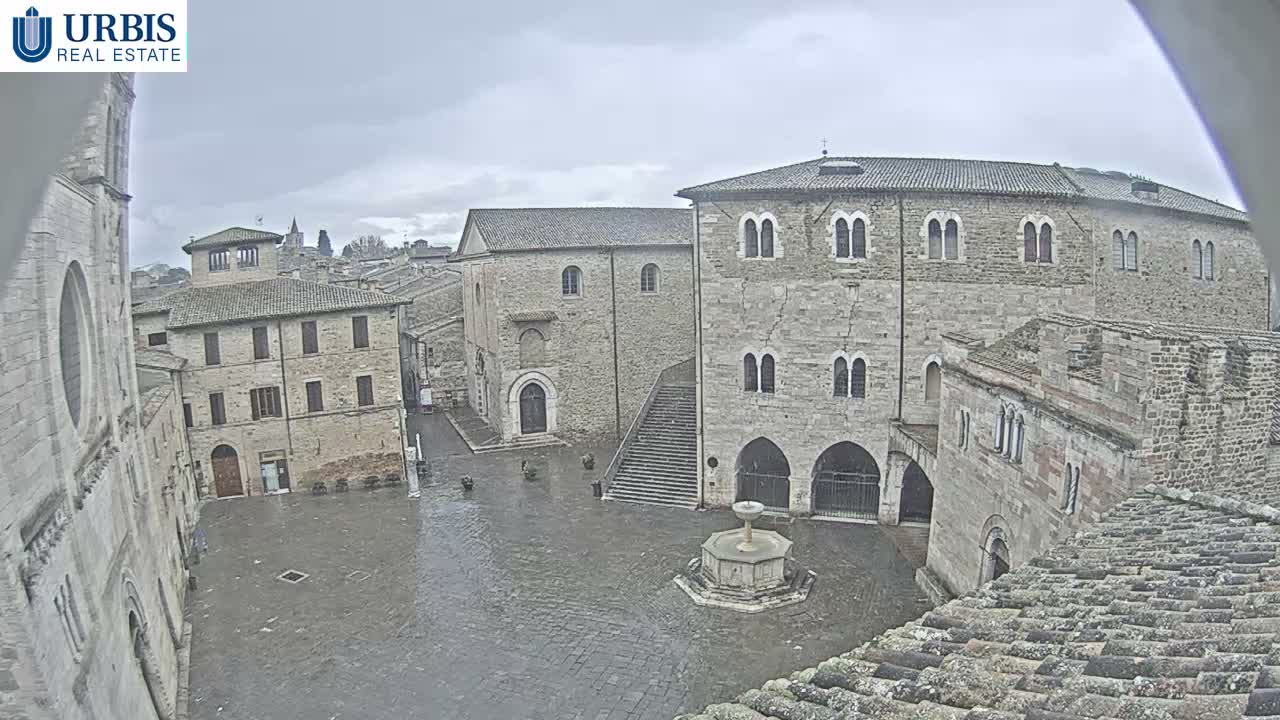 Bevagna Piazza Silvestri Square Live Cam - Perugia, Umbria, Italy