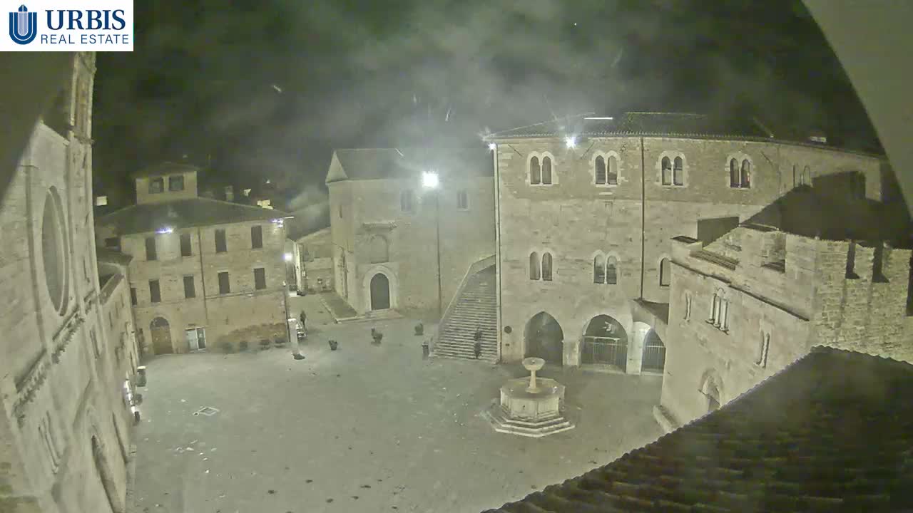 Bevagna Piazza Silvestri Square Live Cam - Perugia, Umbria, Italy