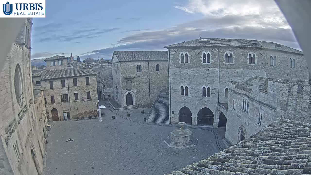 Bevagna Piazza Silvestri Square Live Cam - Perugia, Umbria, Italy