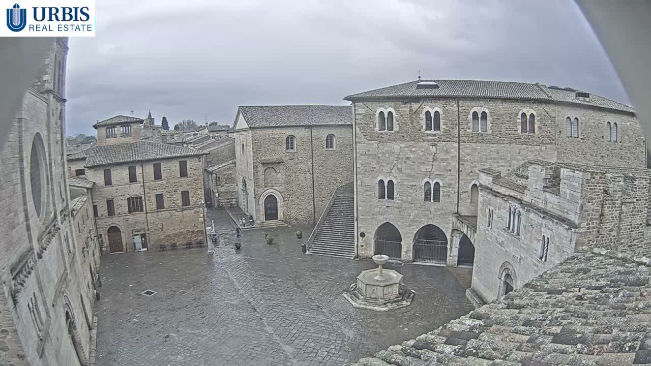 Bevagna Piazza Silvestri Square Live Cam - Perugia, Umbria, Italy