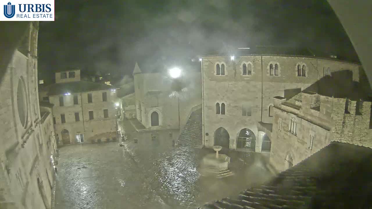 Bevagna Piazza Silvestri Square Live Cam - Perugia, Umbria, Italy