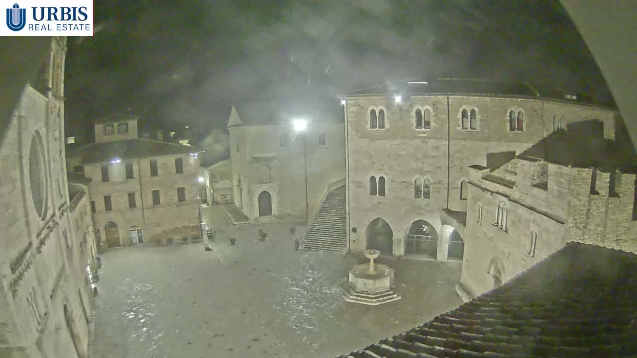 Bevagna Piazza Silvestri Square Live Cam - Perugia, Umbria, Italy