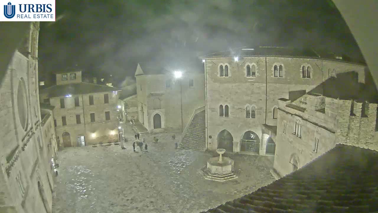 Bevagna Piazza Silvestri Square Live Cam - Perugia, Umbria, Italy