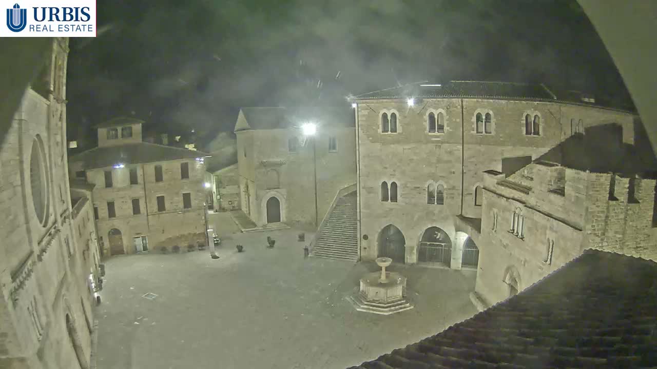 Bevagna Piazza Silvestri Square Live Cam - Perugia, Umbria, Italy