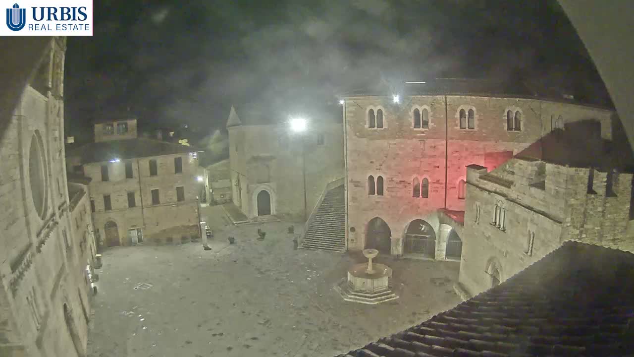 Bevagna Piazza Silvestri Square Live Cam - Perugia, Umbria, Italy