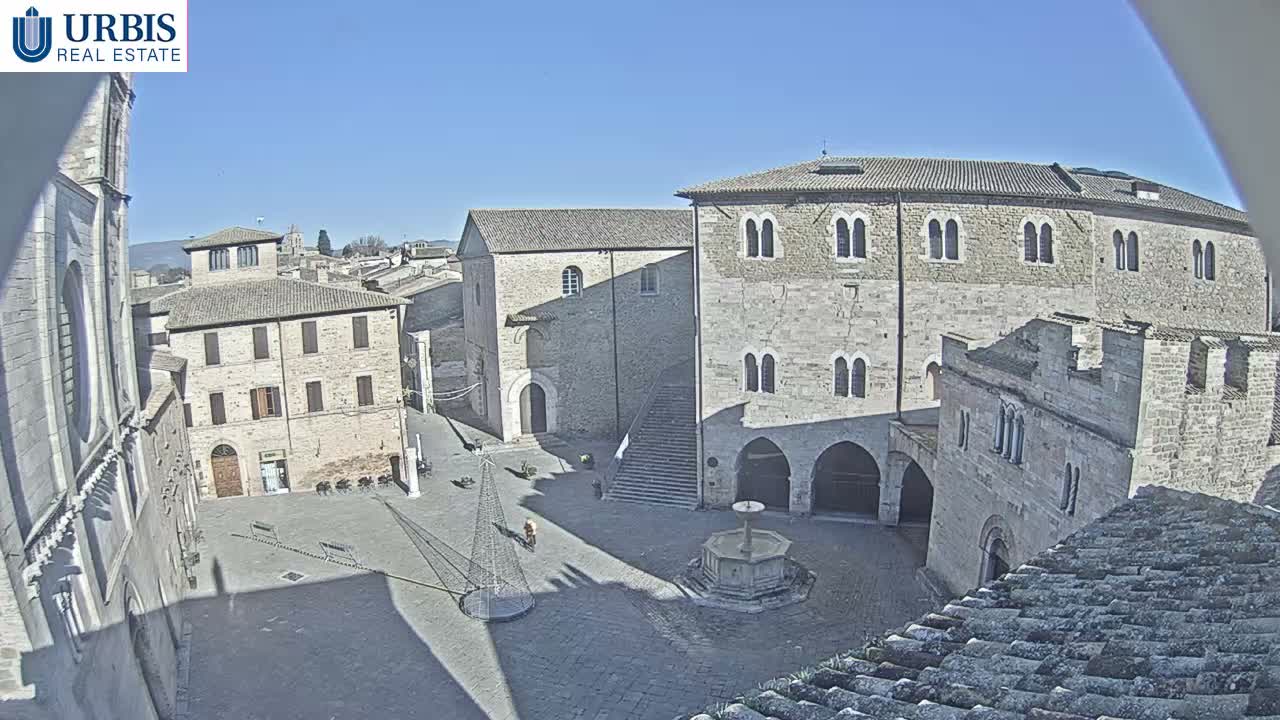 Bevagna Piazza Silvestri Square Live Cam - Perugia, Umbria, Italy