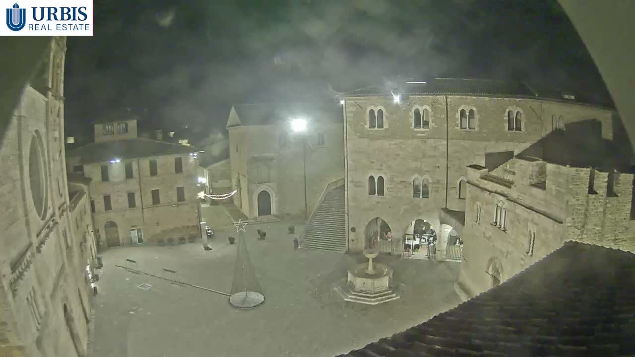 Bevagna Piazza Silvestri Square Live Cam - Perugia, Umbria, Italy