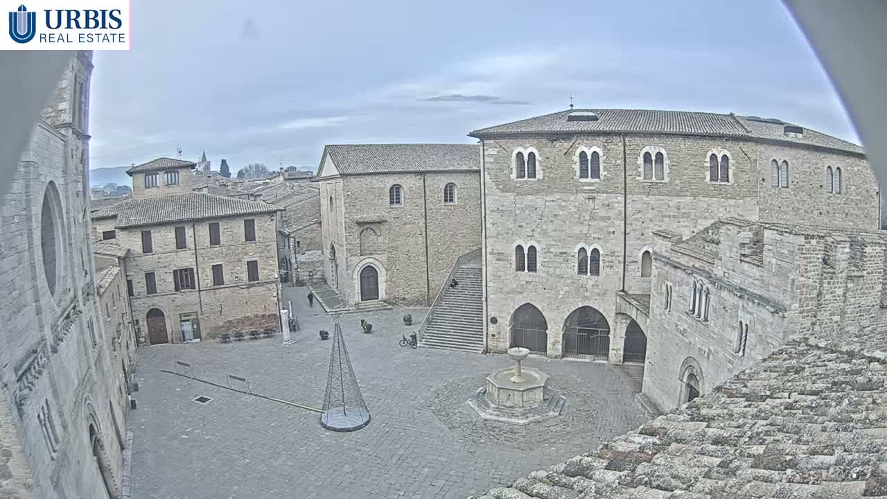 Bevagna Piazza Silvestri Square Live Cam - Perugia, Umbria, Italy