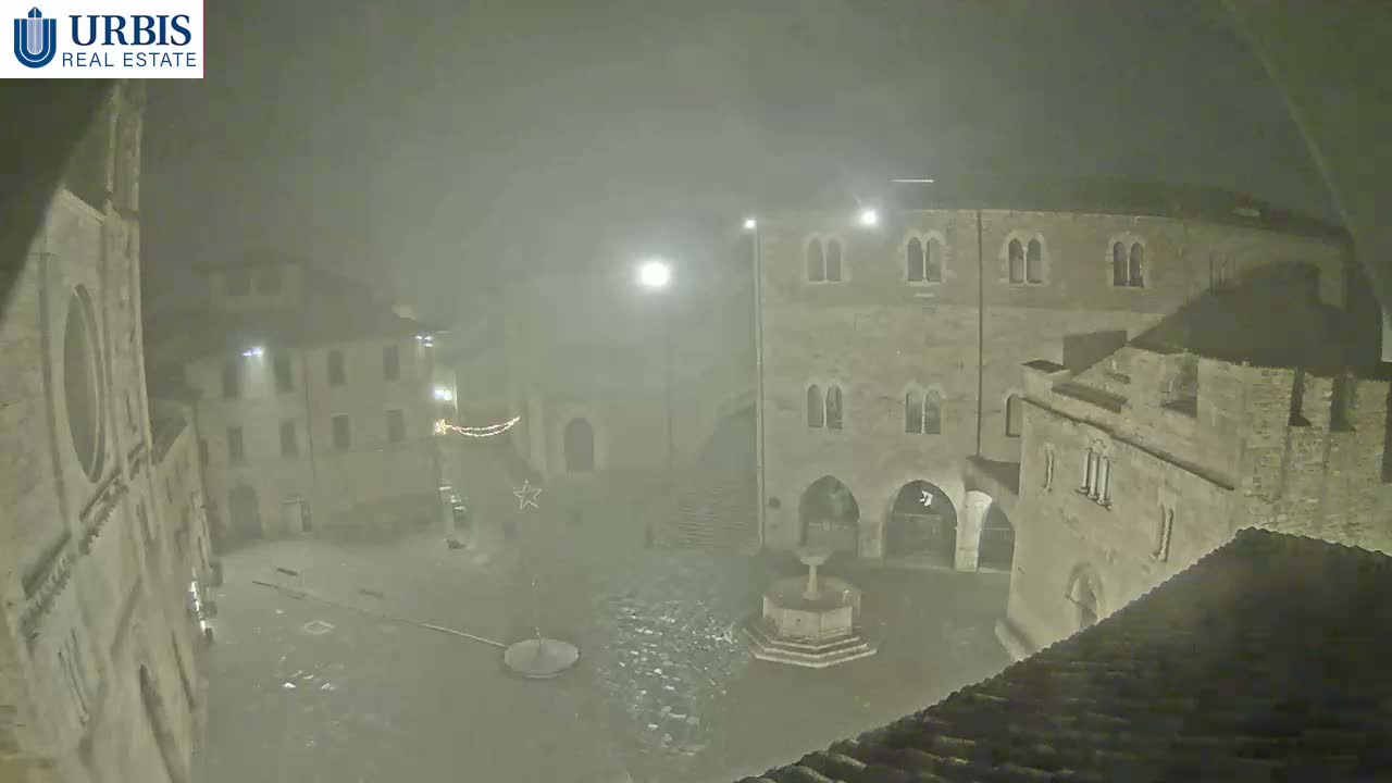 Bevagna Piazza Silvestri Square Live Cam - Perugia, Umbria, Italy