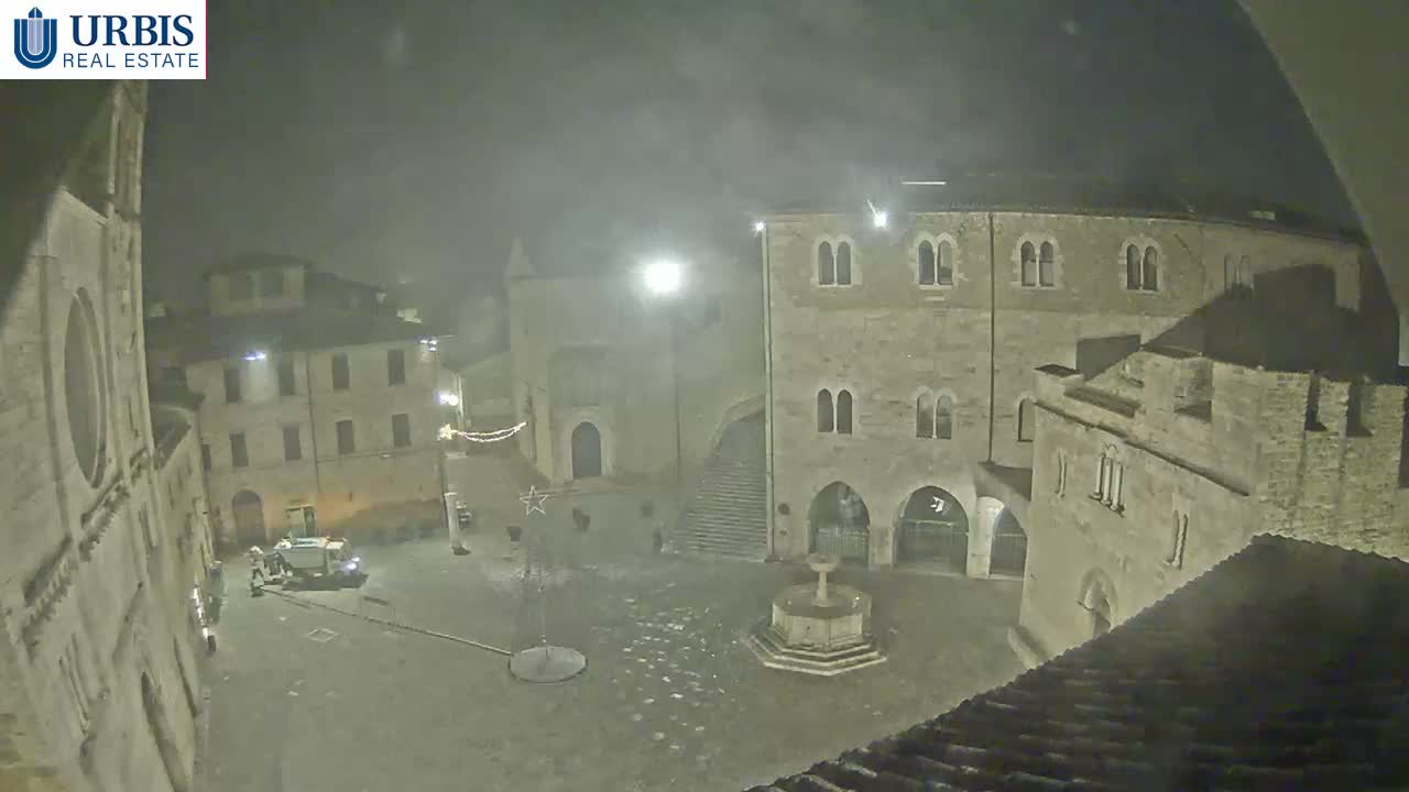 Bevagna Piazza Silvestri Square Live Cam - Perugia, Umbria, Italy