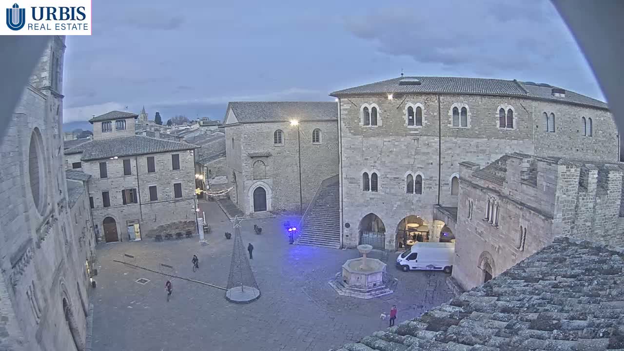 Bevagna Piazza Silvestri Square Live Cam - Perugia, Umbria, Italy