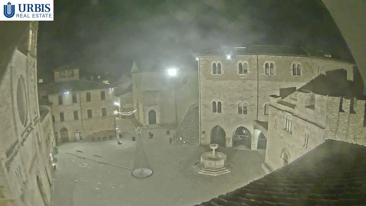 Bevagna Piazza Silvestri Square Live Cam - Perugia, Umbria, Italy
