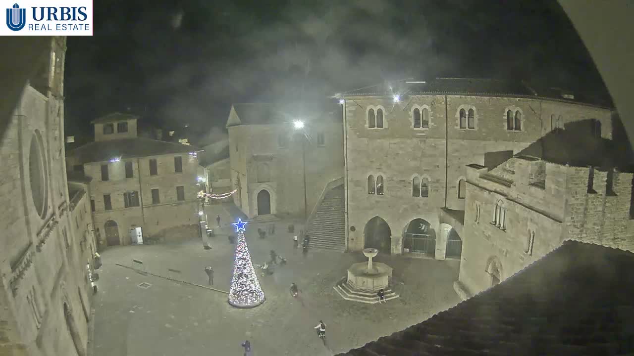 Bevagna Piazza Silvestri Square Live Cam - Perugia, Umbria, Italy