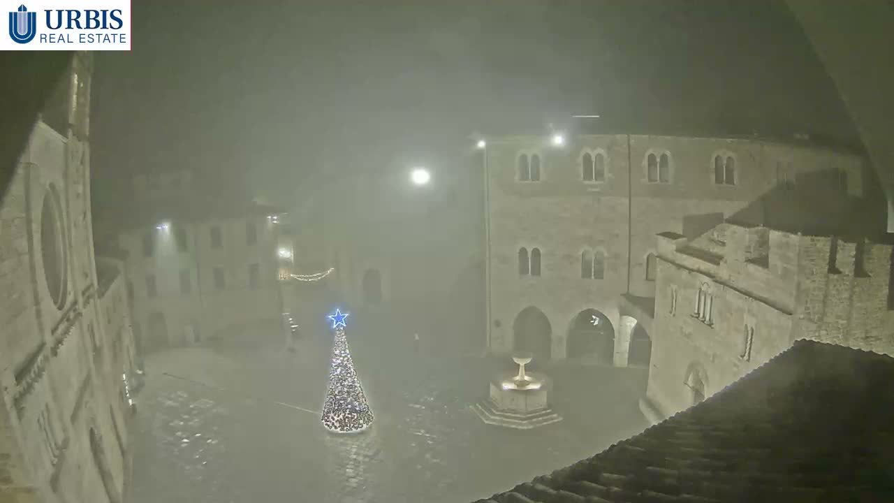 Bevagna Piazza Silvestri Square Live Cam - Perugia, Umbria, Italy