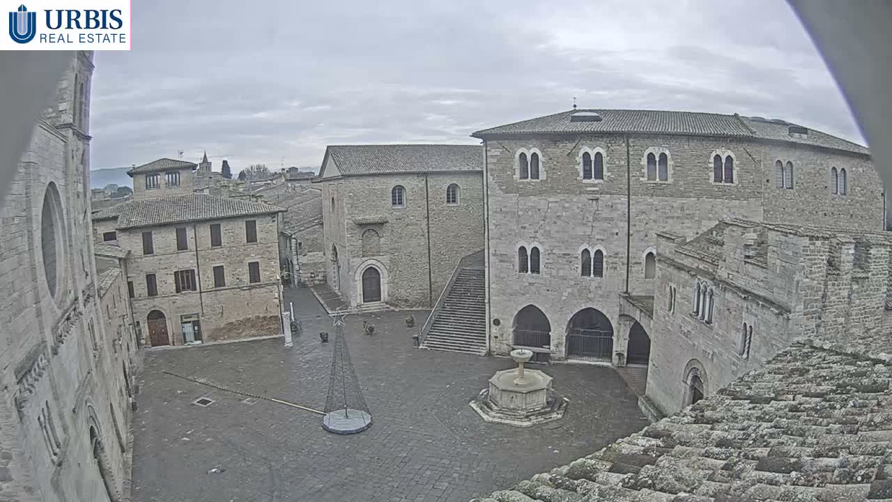 Bevagna Piazza Silvestri Square Live Cam - Perugia, Umbria, Italy