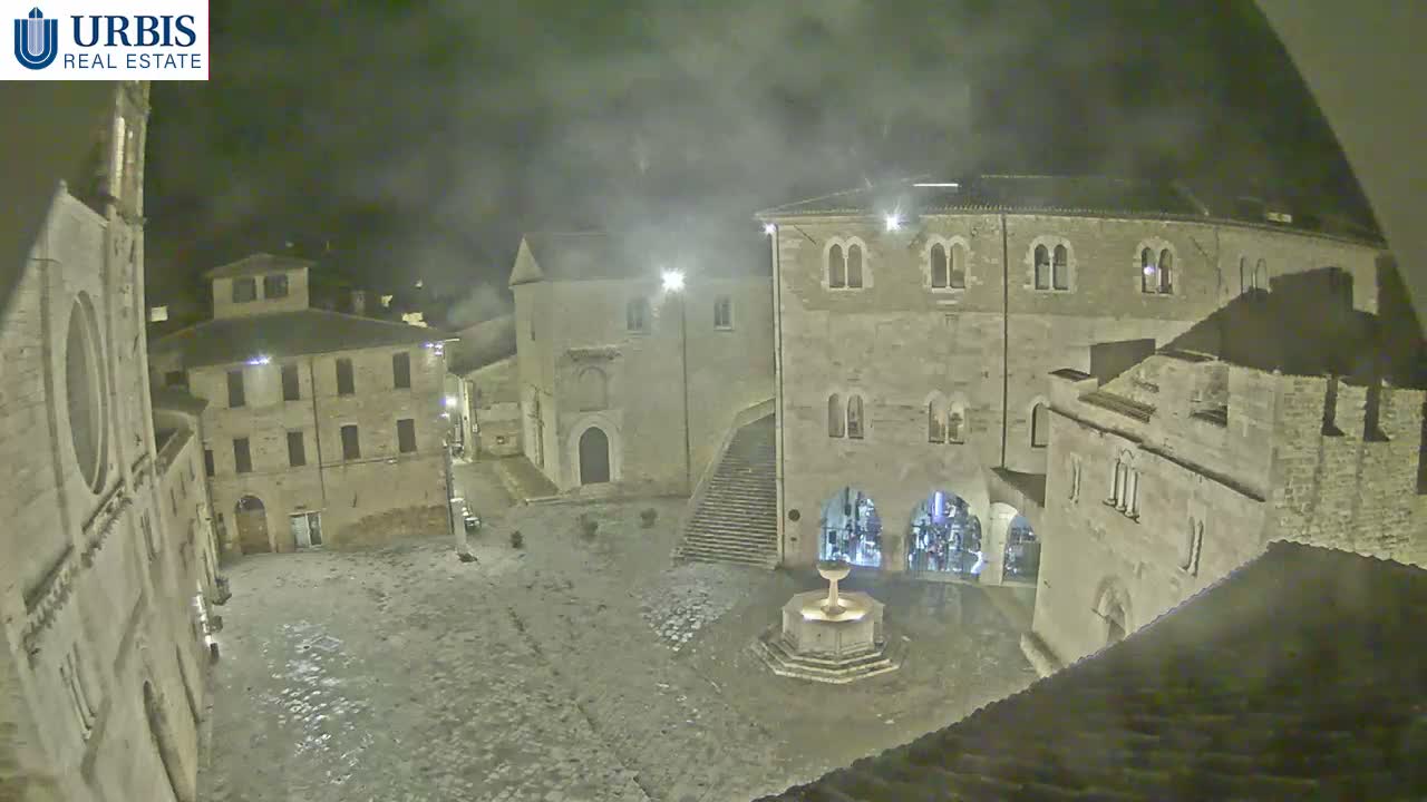 Bevagna Piazza Silvestri Square Live Cam - Perugia, Umbria, Italy