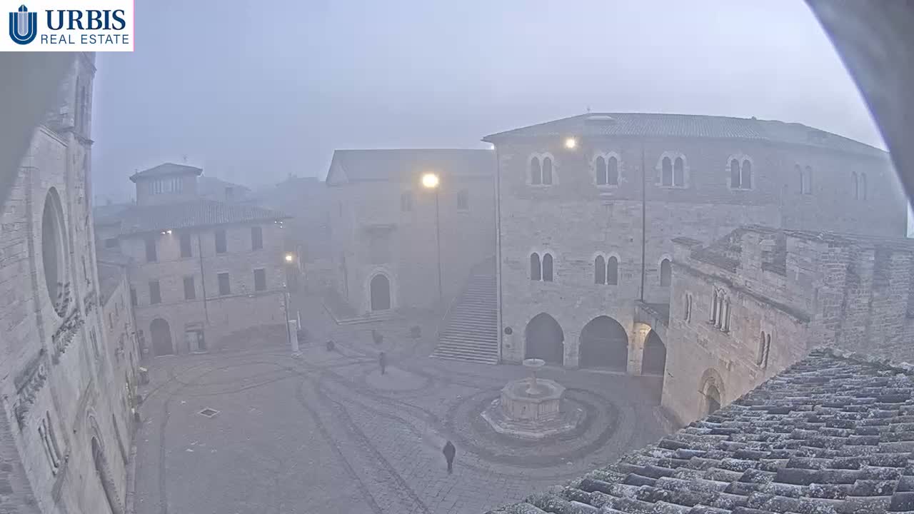 Bevagna Piazza Silvestri Square Live Cam - Perugia, Umbria, Italy