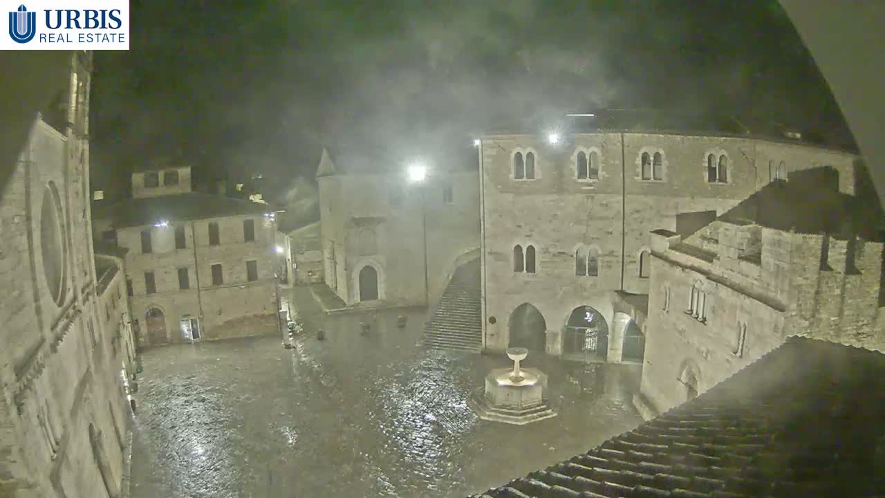 Bevagna Piazza Silvestri Square Live Cam - Perugia, Umbria, Italy