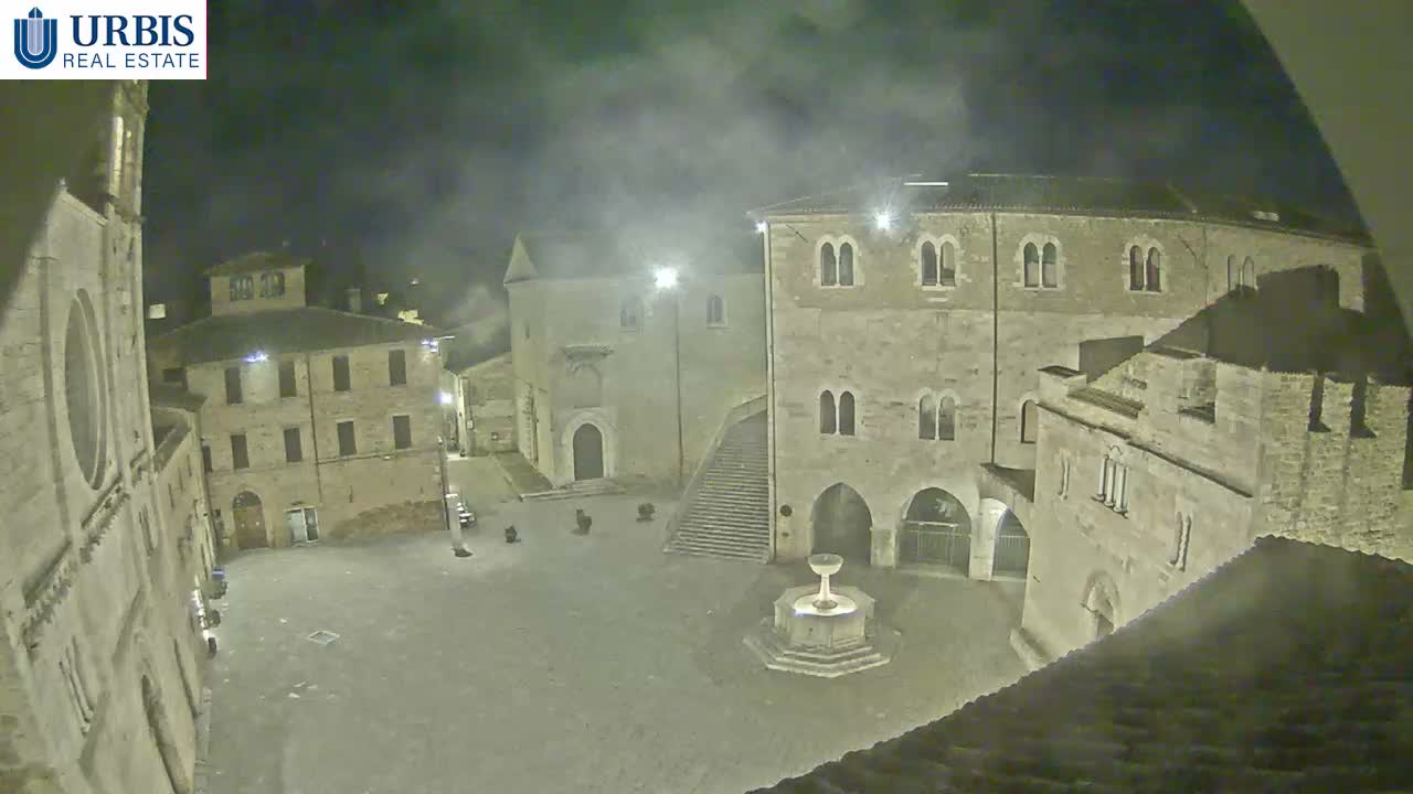 Bevagna Piazza Silvestri Square Live Cam - Perugia, Umbria, Italy