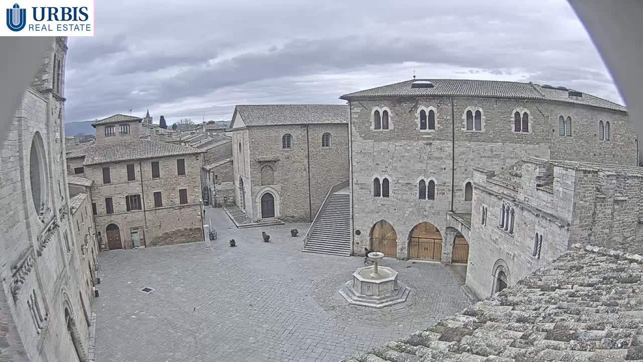 Bevagna Piazza Silvestri Square Live Cam - Perugia, Umbria, Italy
