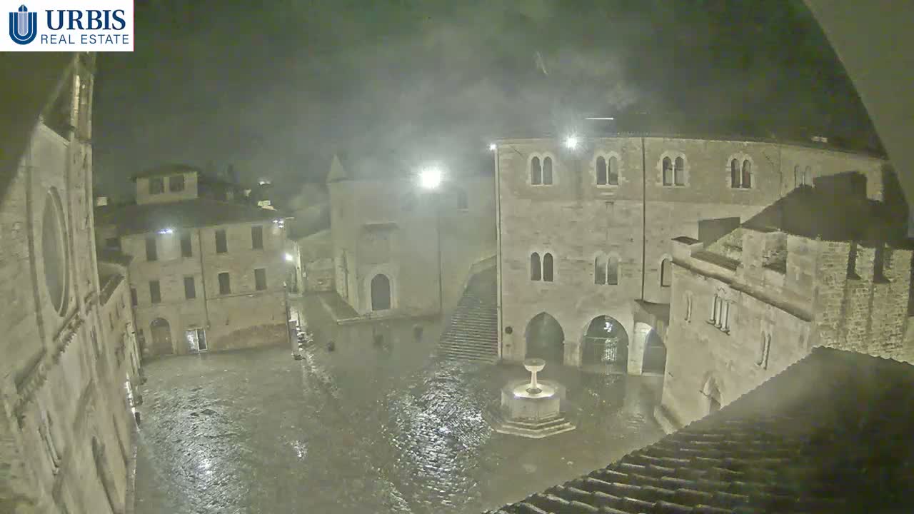 Bevagna Piazza Silvestri Square Live Cam - Perugia, Umbria, Italy