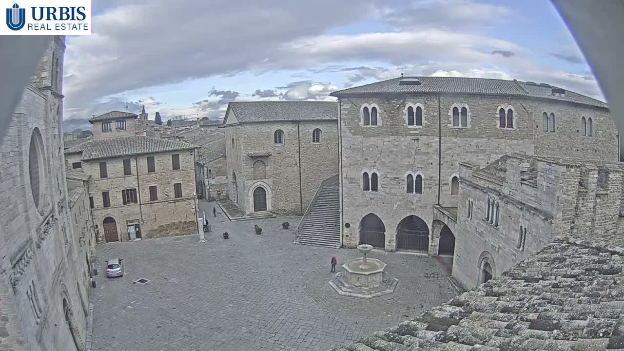 Bevagna Piazza Silvestri Square Live Cam - Perugia, Umbria, Italy