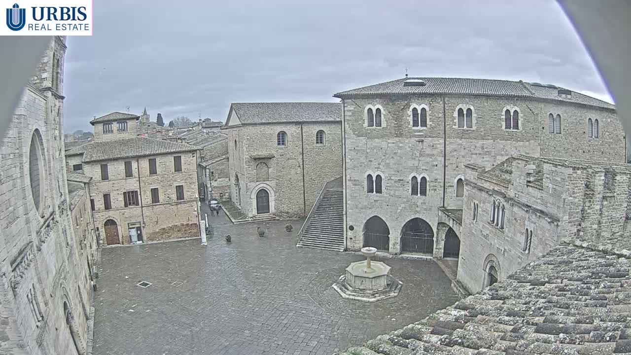 Bevagna Piazza Silvestri Square Live Cam - Perugia, Umbria, Italy