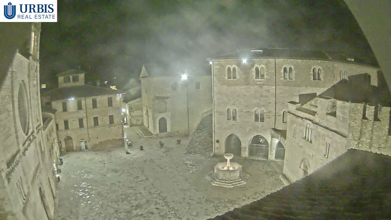 Bevagna Piazza Silvestri Square Live Cam - Perugia, Umbria, Italy