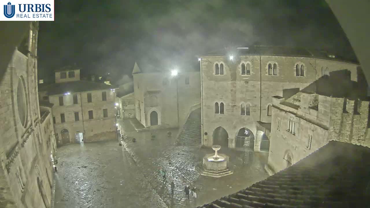 Bevagna Piazza Silvestri Square Live Cam - Perugia, Umbria, Italy