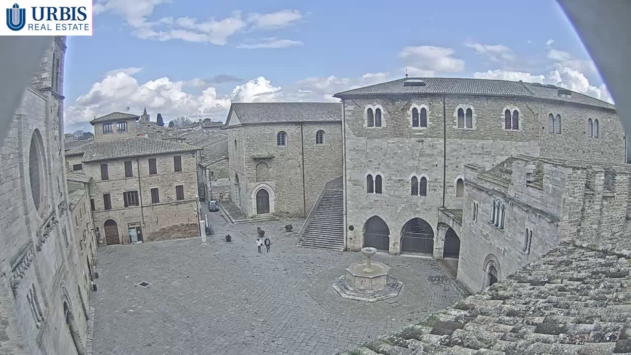 Bevagna Piazza Silvestri Square Live Cam - Perugia, Umbria, Italy