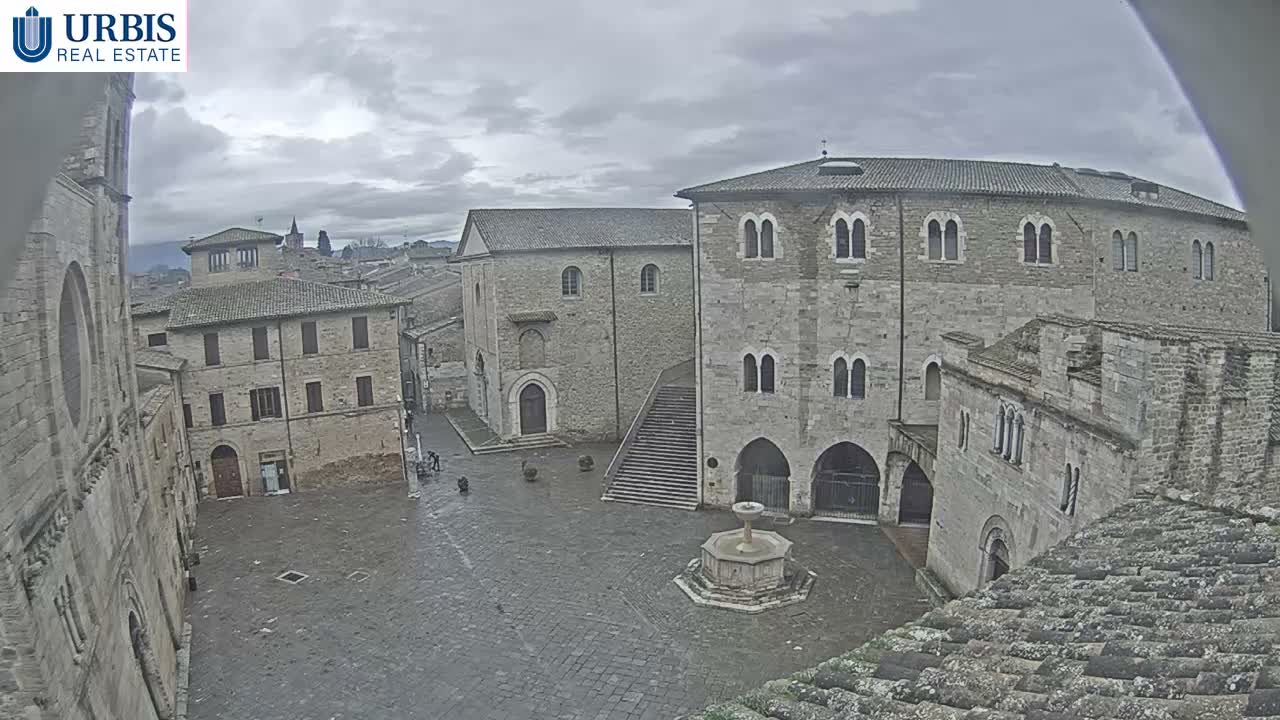 Bevagna Piazza Silvestri Square Live Cam - Perugia, Umbria, Italy