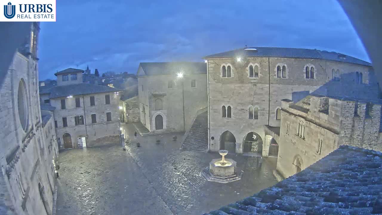Bevagna Piazza Silvestri Square Live Cam - Perugia, Umbria, Italy