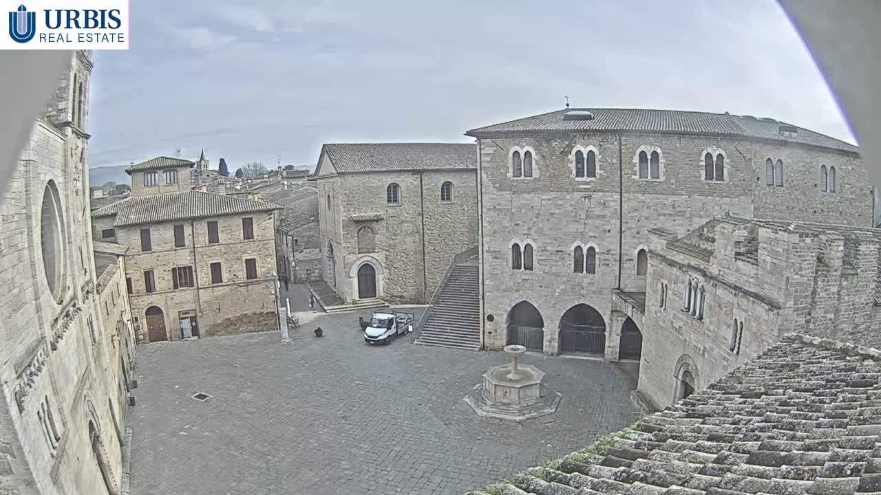 Bevagna Piazza Silvestri Square Live Cam - Perugia, Umbria, Italy