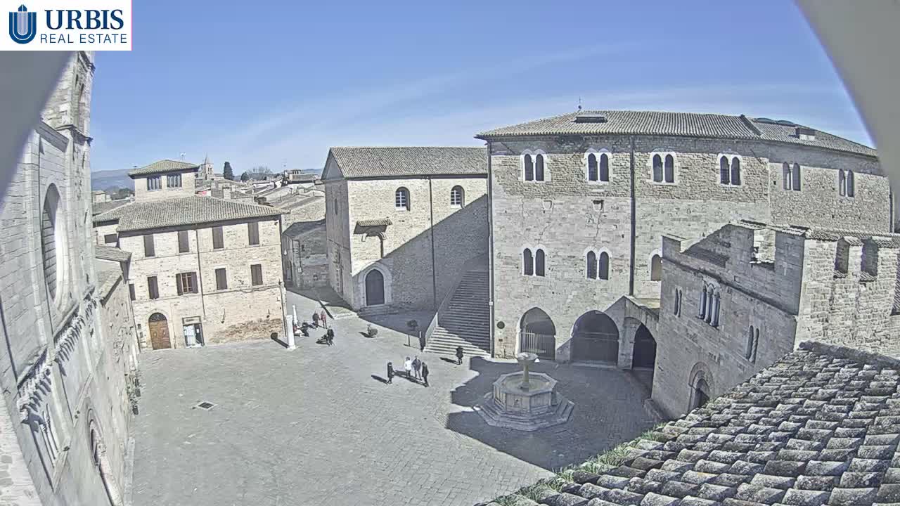 Bevagna Piazza Silvestri Square Live Cam - Perugia, Umbria, Italy