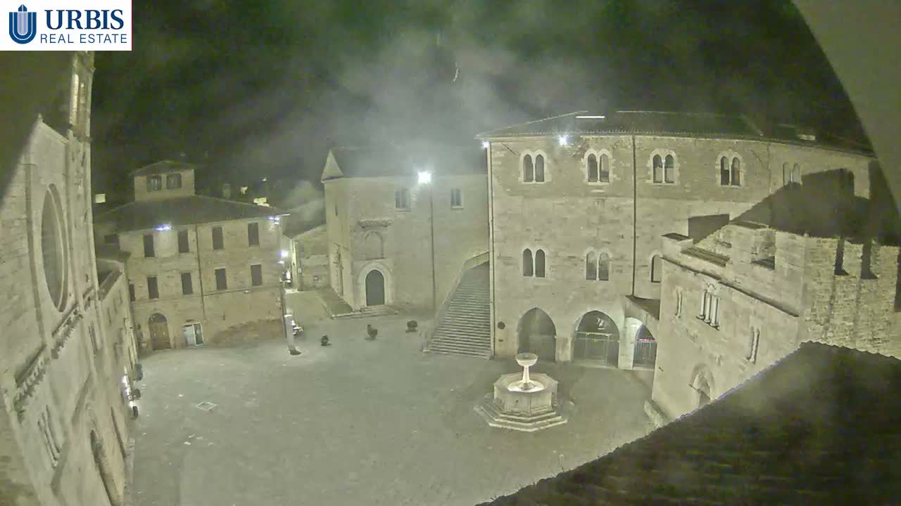 Bevagna Piazza Silvestri Square Live Cam - Perugia, Umbria, Italy