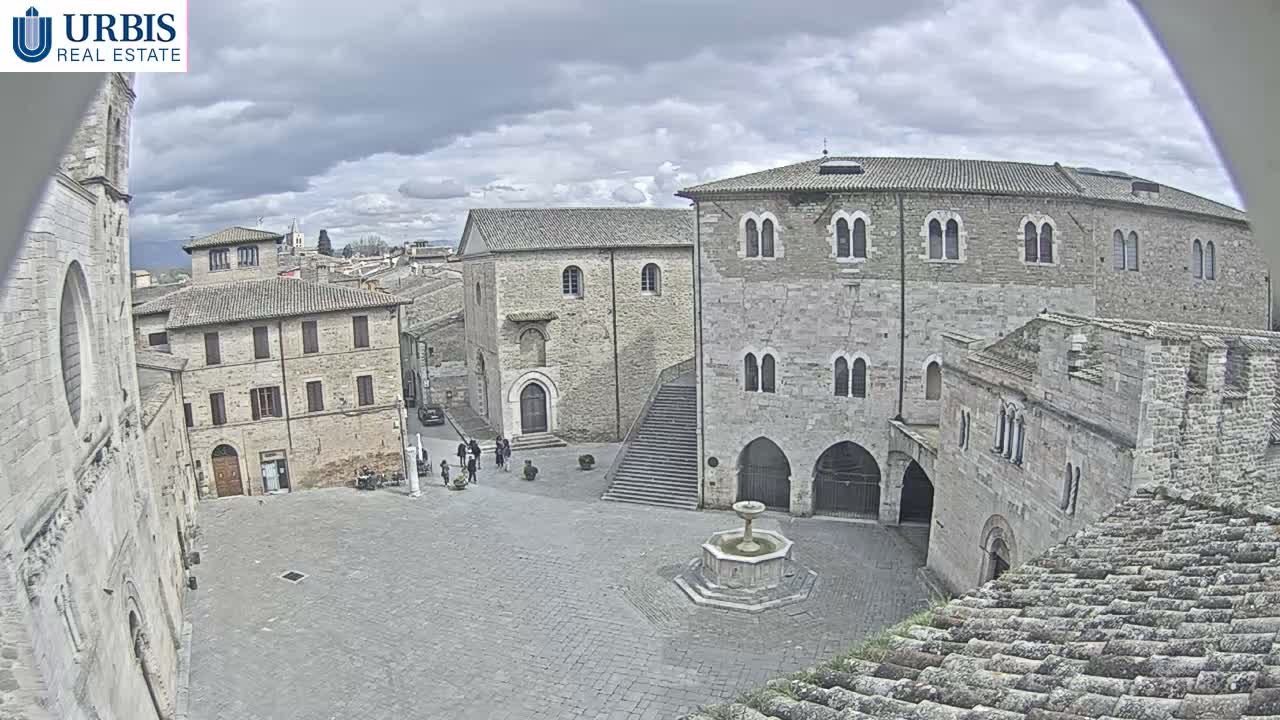 Bevagna Piazza Silvestri Square Live Cam - Perugia, Umbria, Italy