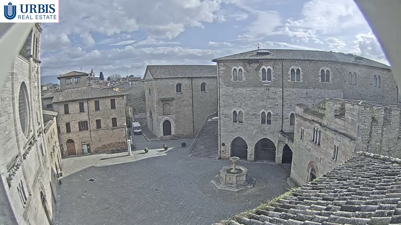 Bevagna Piazza Silvestri Square Live Cam - Perugia, Umbria, Italy