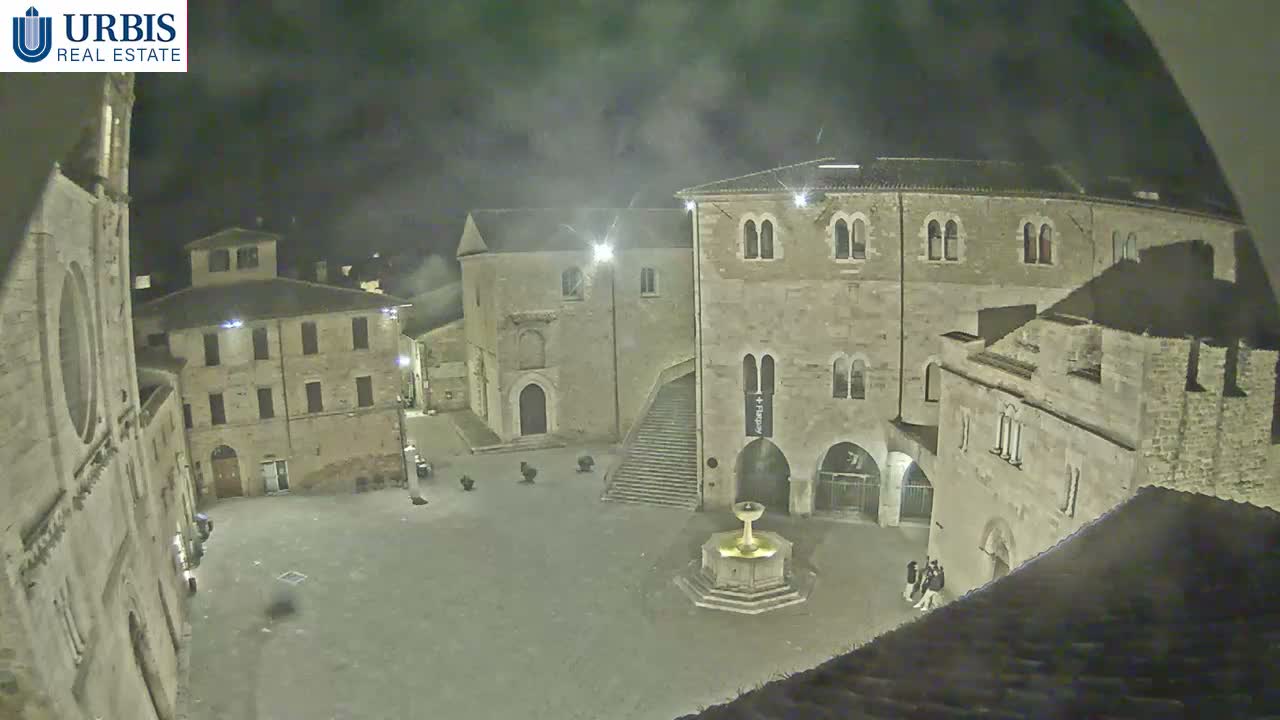 Bevagna Piazza Silvestri Square Live Cam - Perugia, Umbria, Italy
