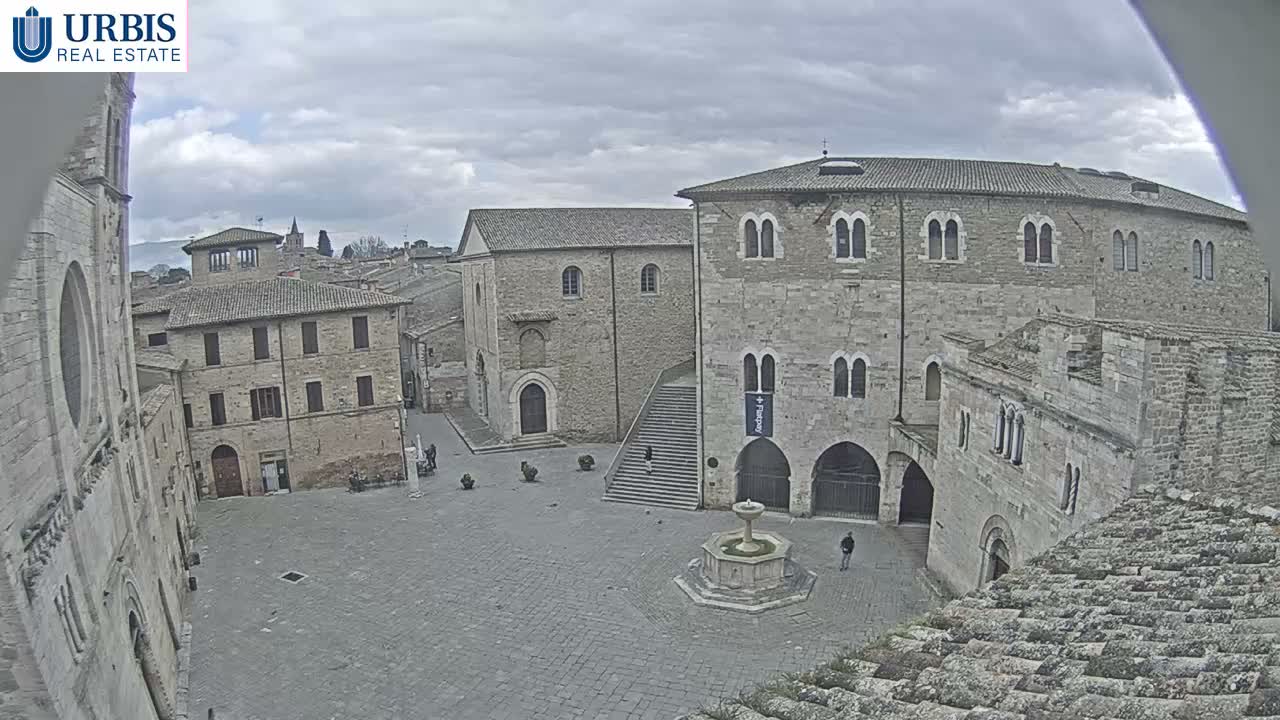 Bevagna Piazza Silvestri Square Live Cam - Perugia, Umbria, Italy